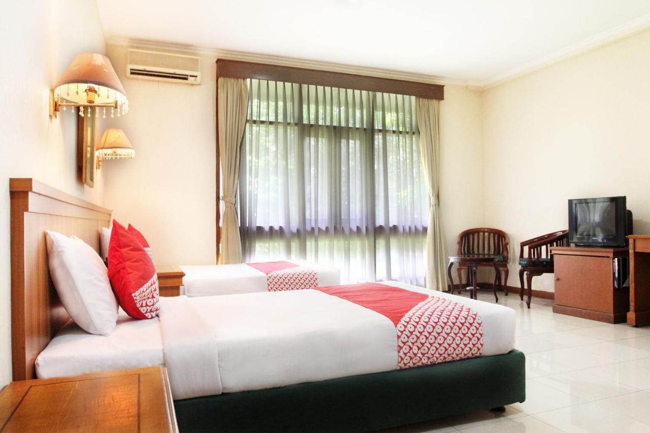 Reddoorz Plus Near Kemang Raya Jakarta Exterior photo