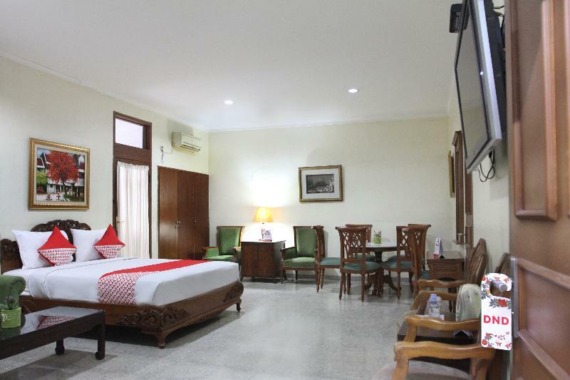Reddoorz Plus Near Kemang Raya Jakarta Exterior photo